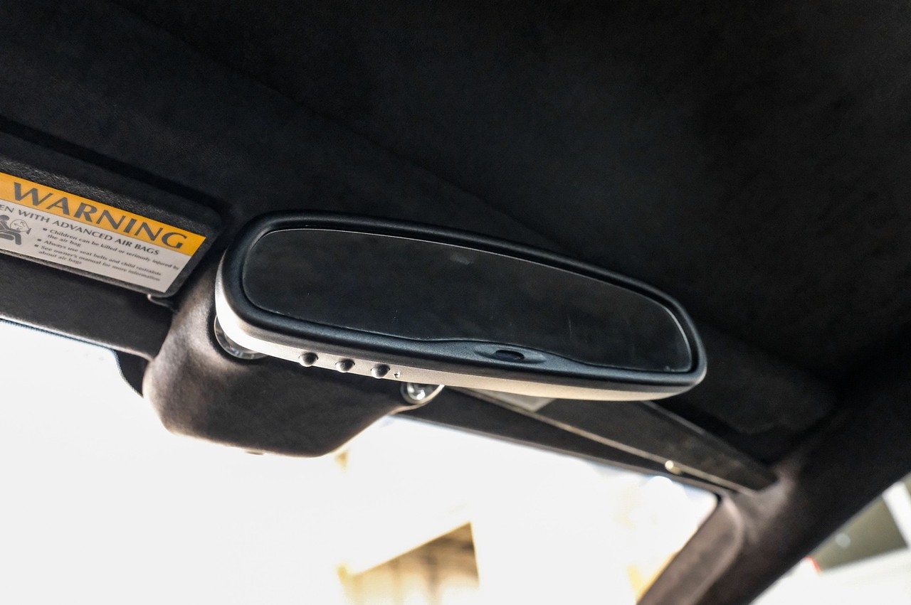 Aston Martin DBS Vehicle Main Gallery Image 20