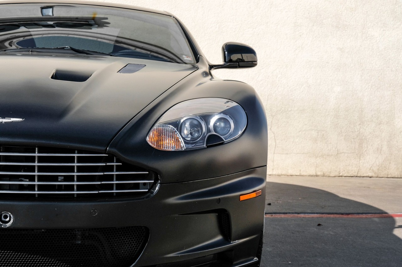 Aston Martin DBS Vehicle Main Gallery Image 31