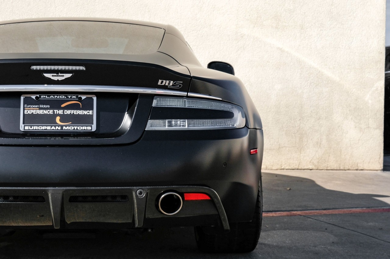 Aston Martin DBS Vehicle Main Gallery Image 32