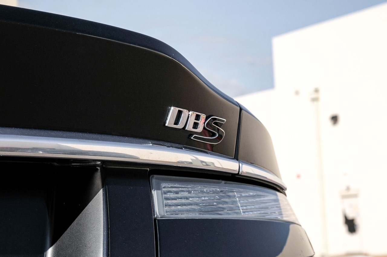 Aston Martin DBS Vehicle Main Gallery Image 33
