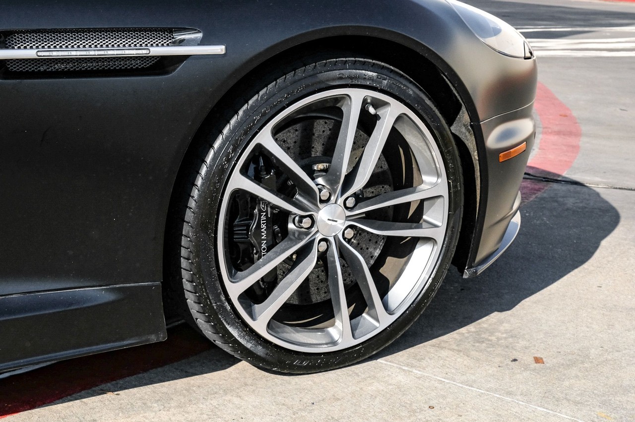 Aston Martin DBS Vehicle Main Gallery Image 41