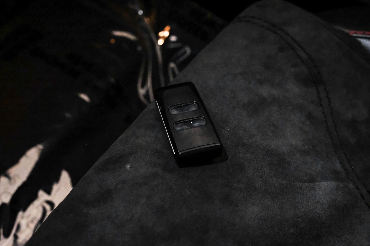 Aston Martin DBS Vehicle Main Gallery Image 44