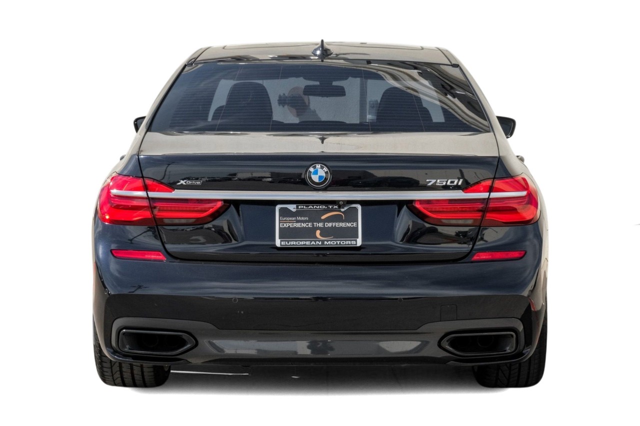 BMW 7 Series Vehicle Main Gallery Image 10