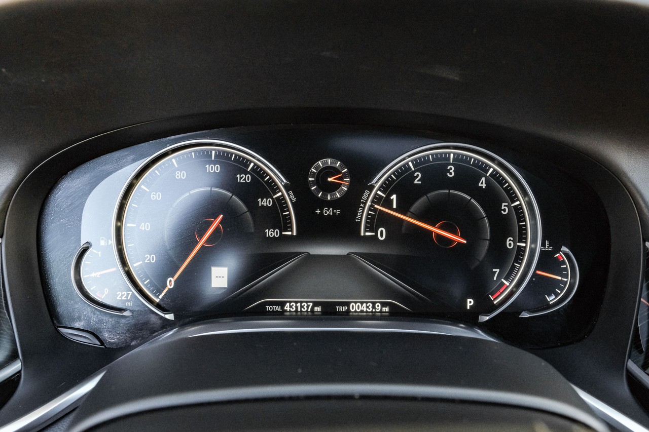 BMW 7 Series Vehicle Main Gallery Image 20