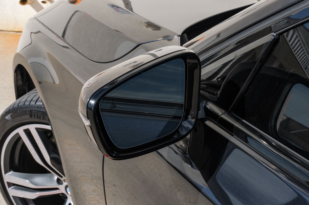 BMW 7 Series Vehicle Main Gallery Image 46