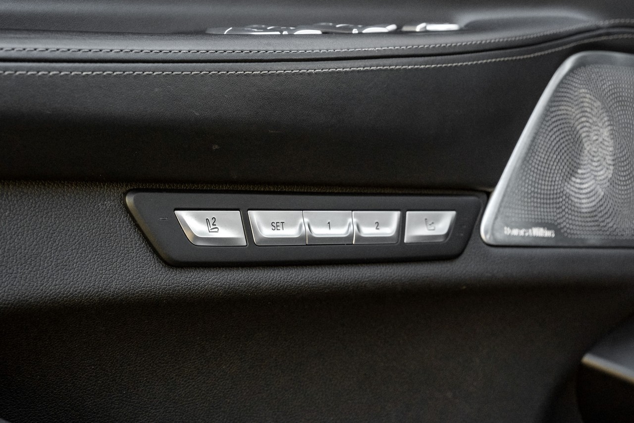 BMW 7 Series Vehicle Main Gallery Image 49