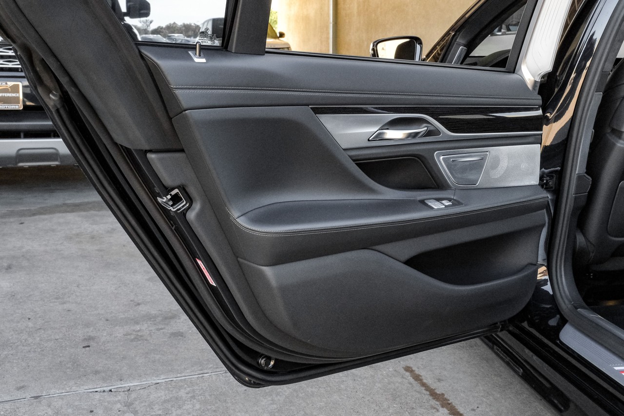 BMW 7 Series Vehicle Main Gallery Image 53
