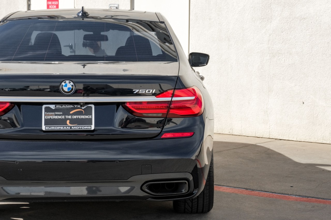 BMW 7 Series Vehicle Main Gallery Image 56