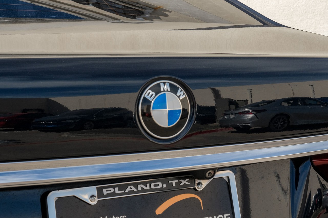 BMW 7 Series Vehicle Main Gallery Image 57