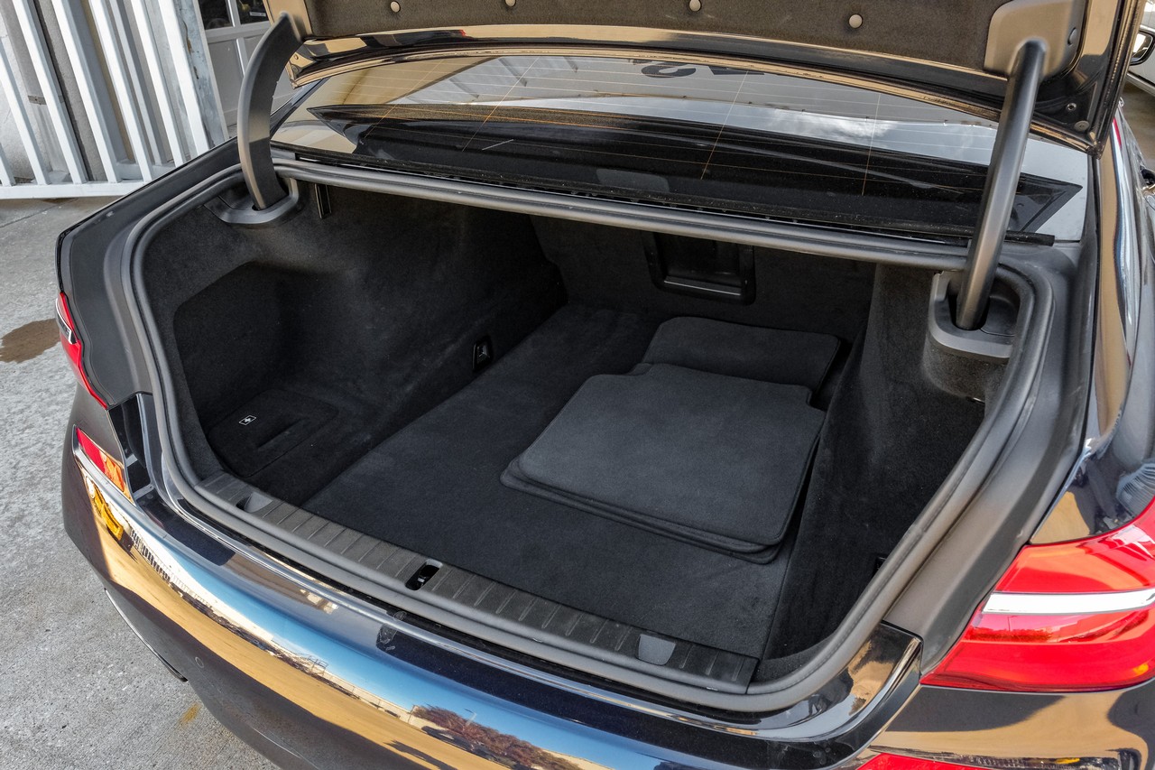 BMW 7 Series Vehicle Main Gallery Image 59