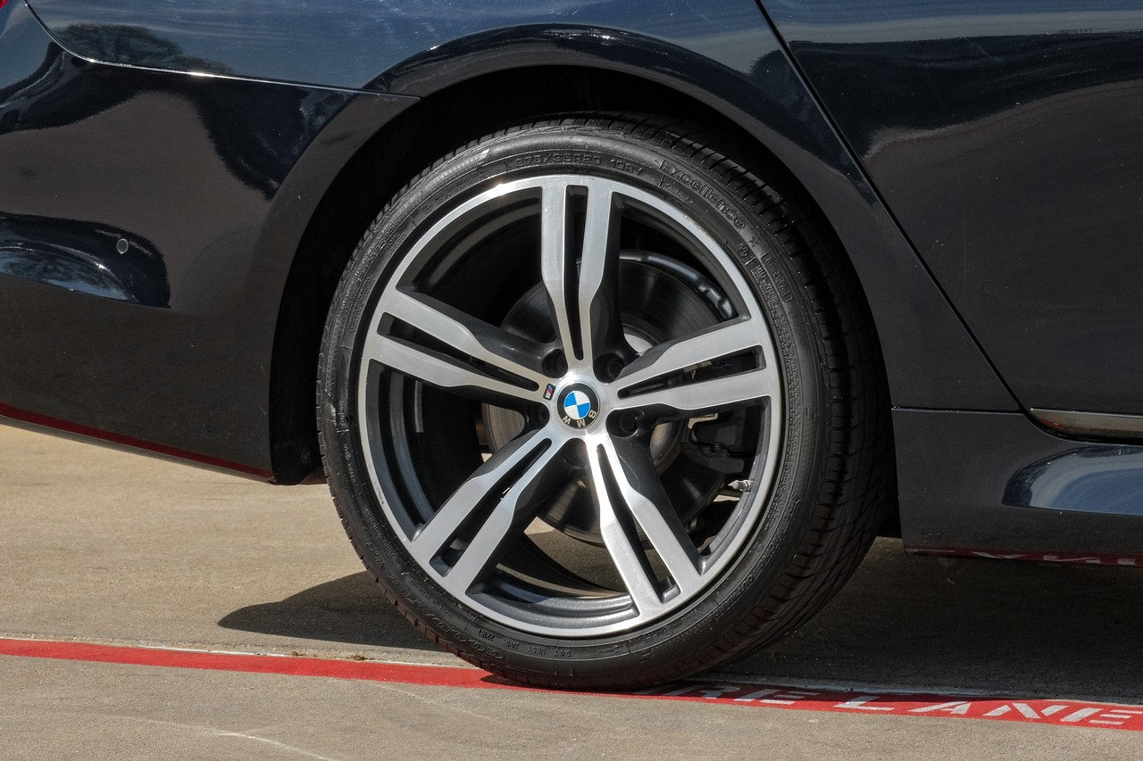 BMW 7 Series Vehicle Main Gallery Image 62