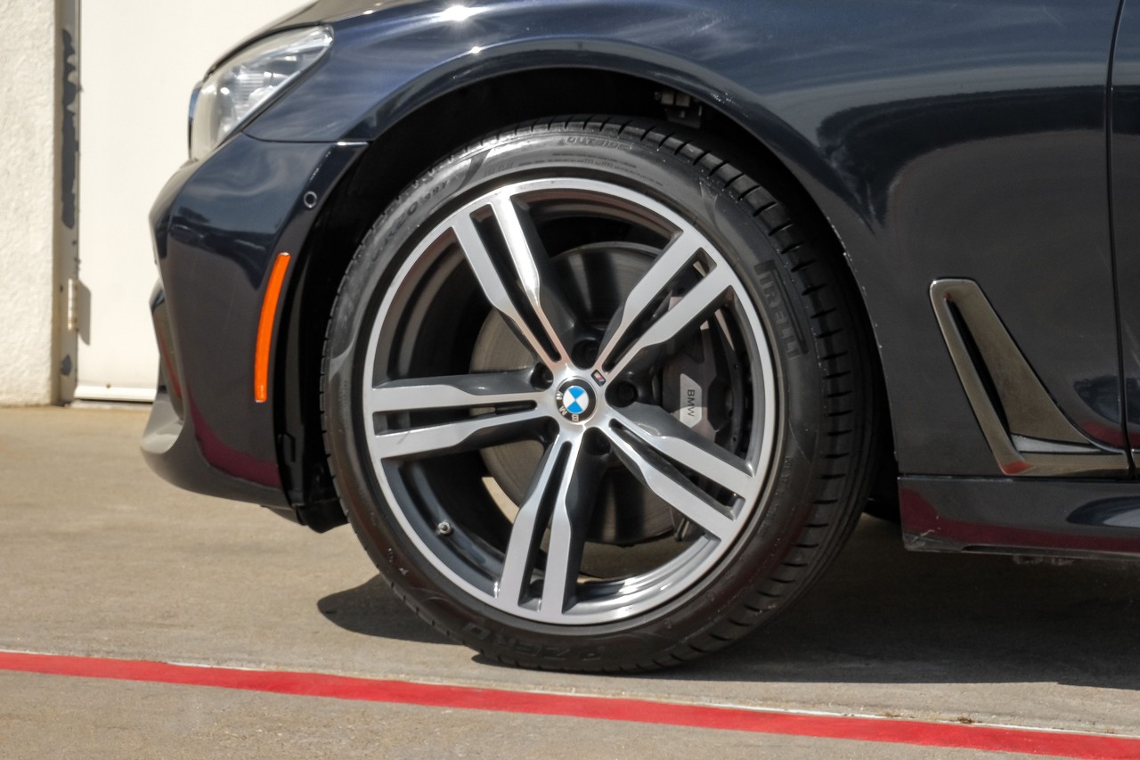 BMW 7 Series Vehicle Main Gallery Image 64