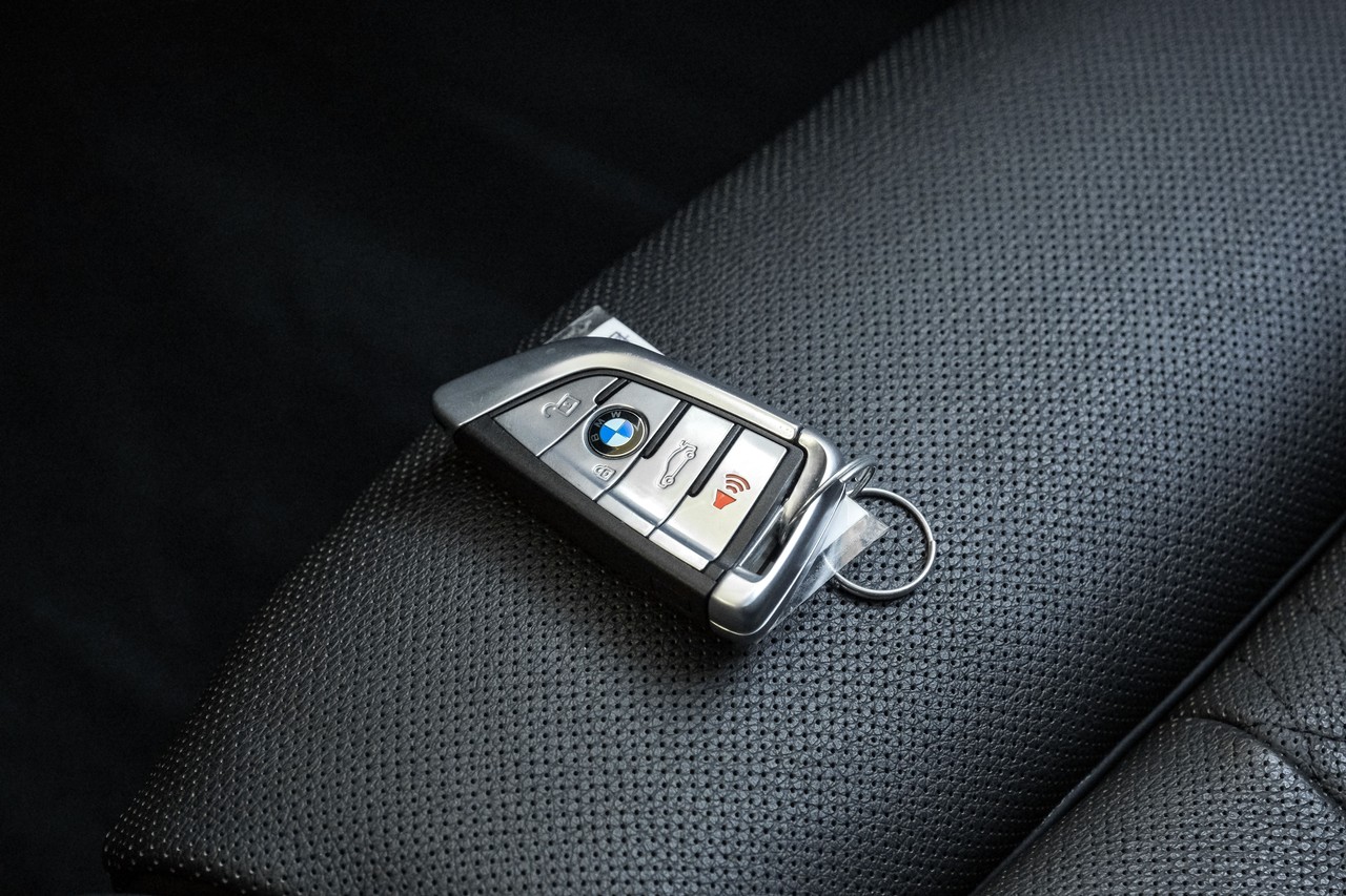 BMW 7 Series Vehicle Main Gallery Image 66