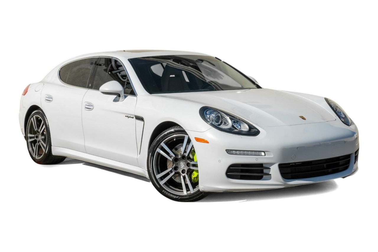 Porsche Panamera Vehicle Main Gallery Image 07