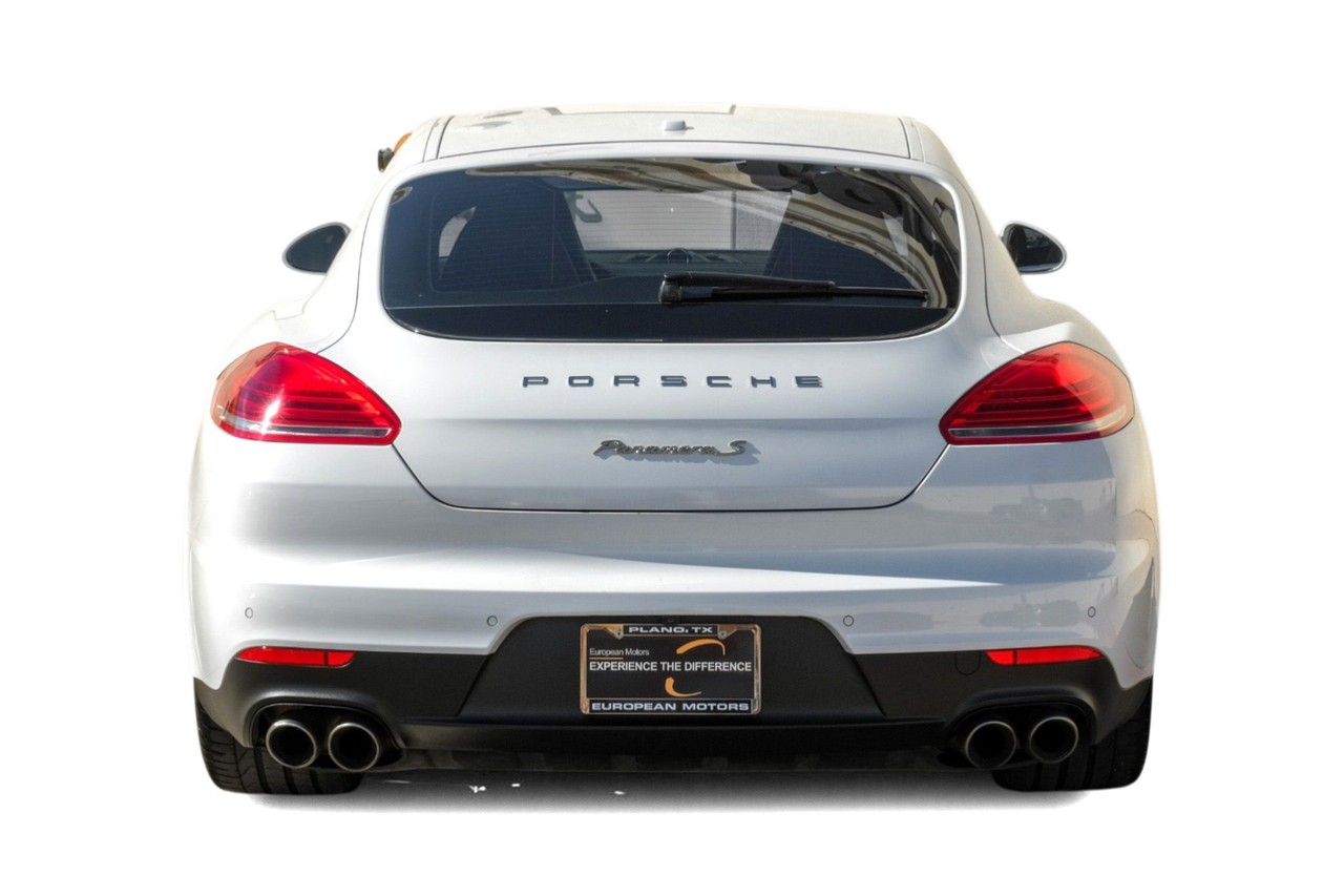 Porsche Panamera Vehicle Main Gallery Image 10