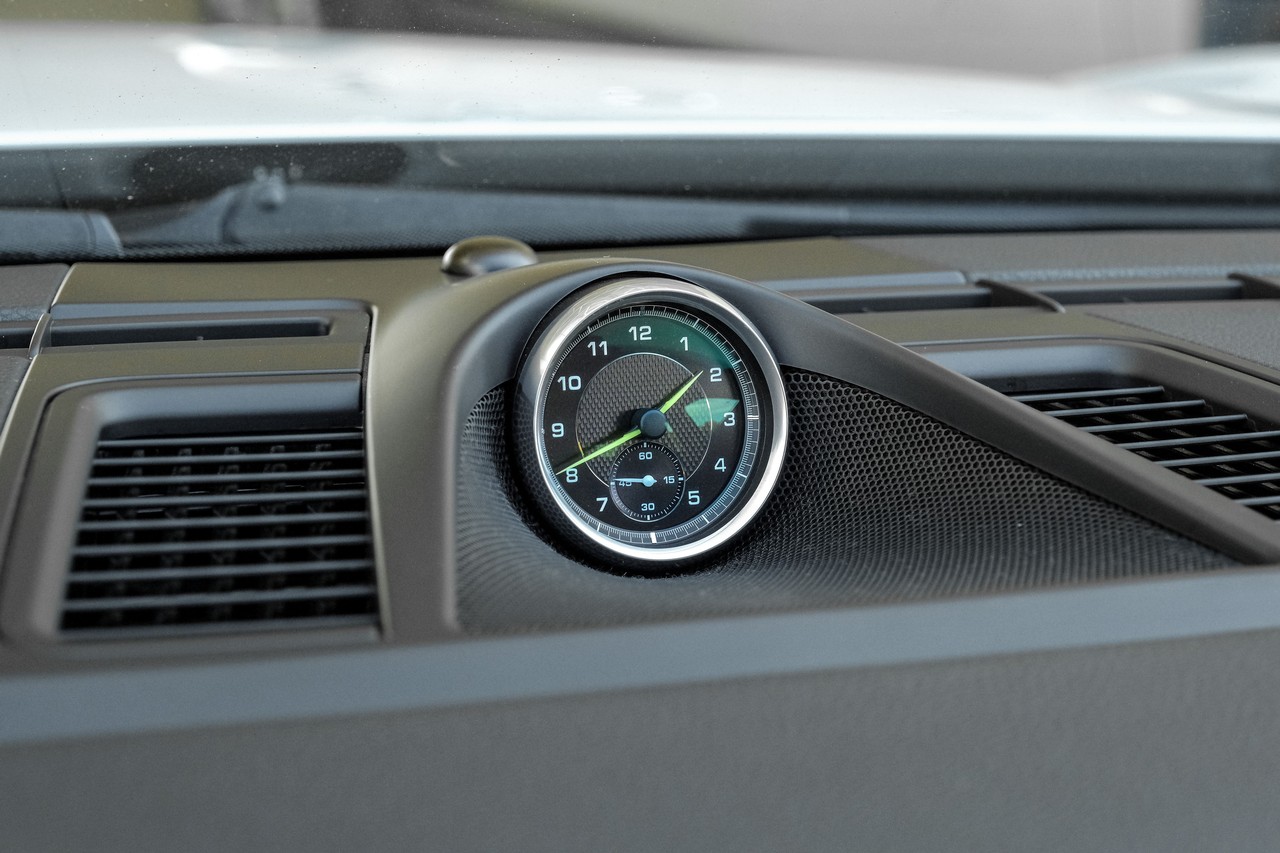 Porsche Panamera Vehicle Main Gallery Image 30