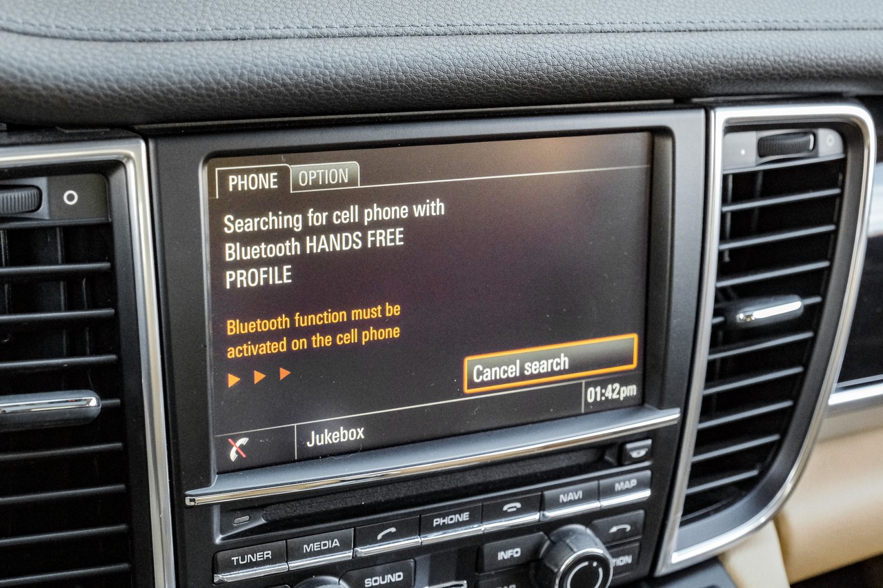 Porsche Panamera Vehicle Main Gallery Image 33