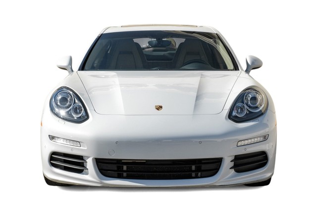 Porsche Panamera Vehicle Main Gallery Image 06