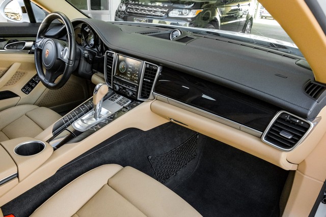 Porsche Panamera Vehicle Main Gallery Image 13