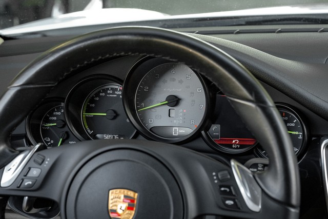Porsche Panamera Vehicle Main Gallery Image 20