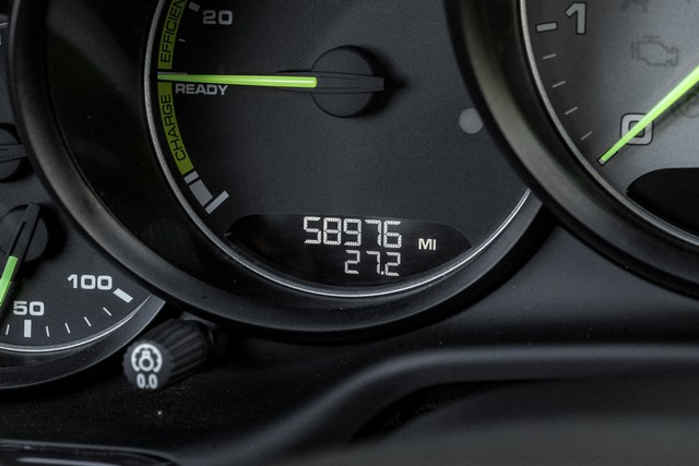 Porsche Panamera Vehicle Main Gallery Image 22