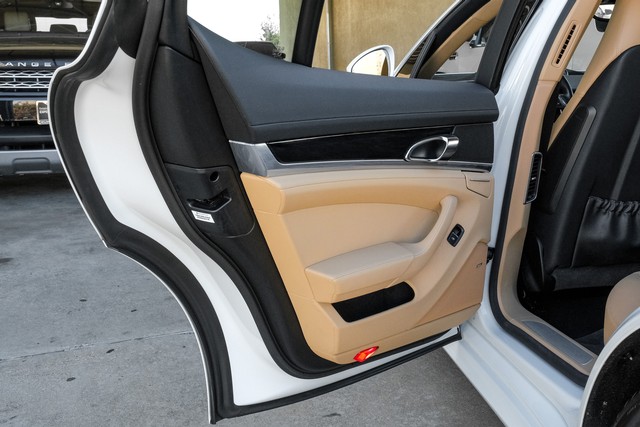 Porsche Panamera Vehicle Main Gallery Image 50