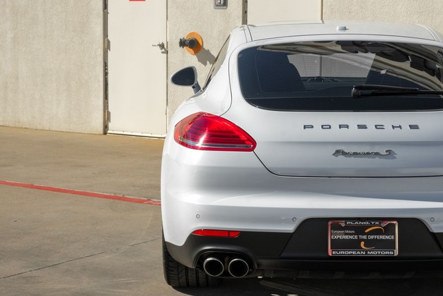 Porsche Panamera Vehicle Main Gallery Image 53