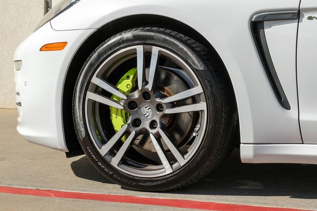 Porsche Panamera Vehicle Main Gallery Image 61