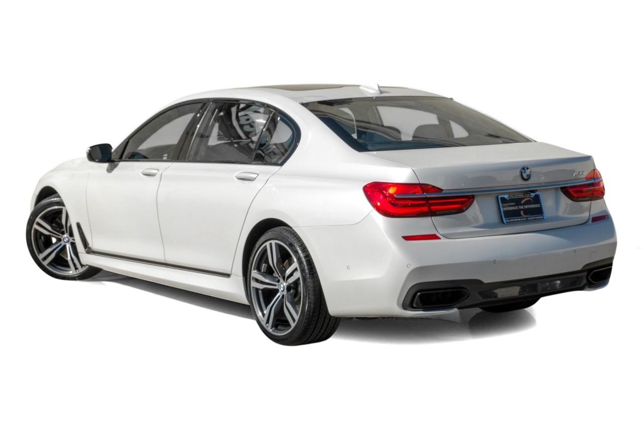 BMW 7 Series Vehicle Main Gallery Image 10