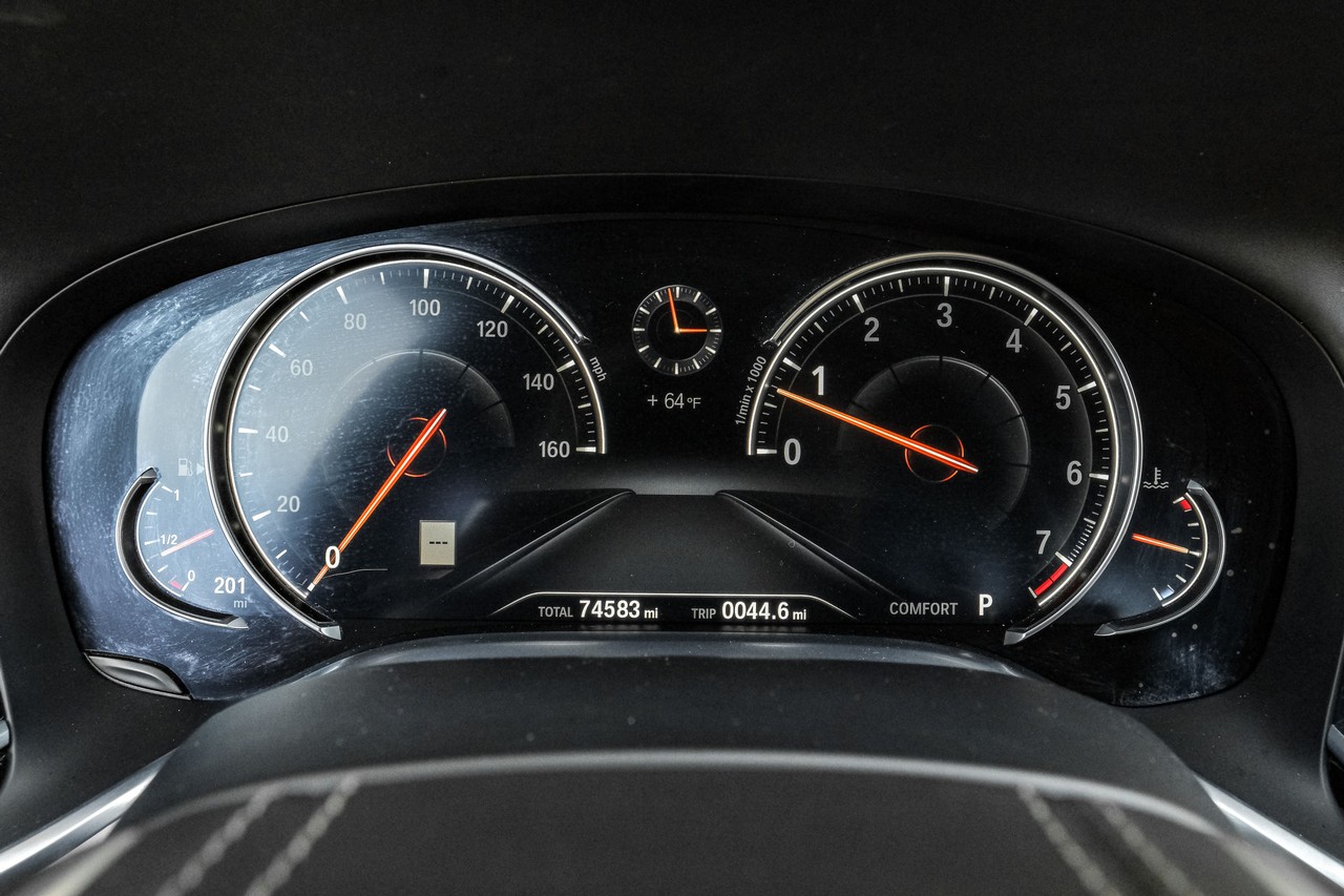 BMW 7 Series Vehicle Main Gallery Image 20
