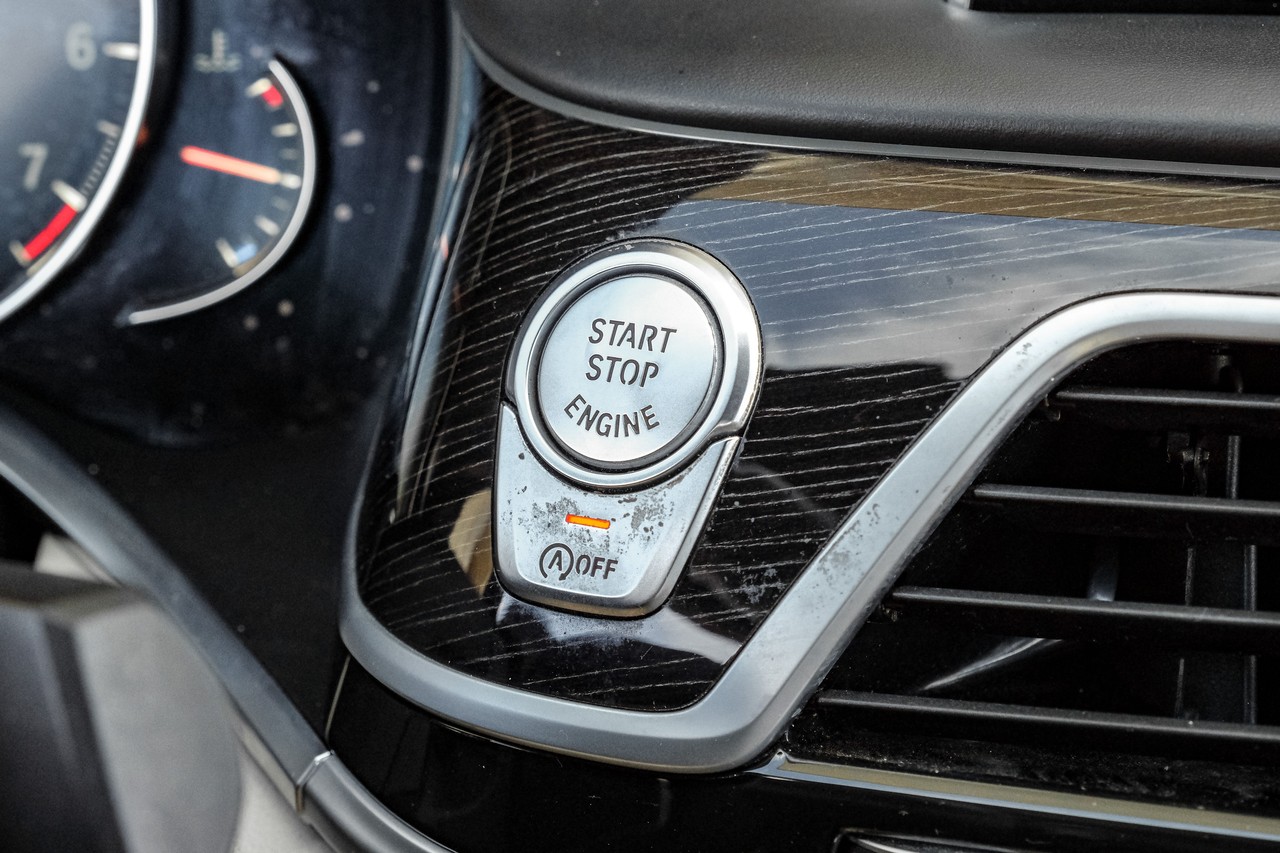 BMW 7 Series Vehicle Main Gallery Image 22