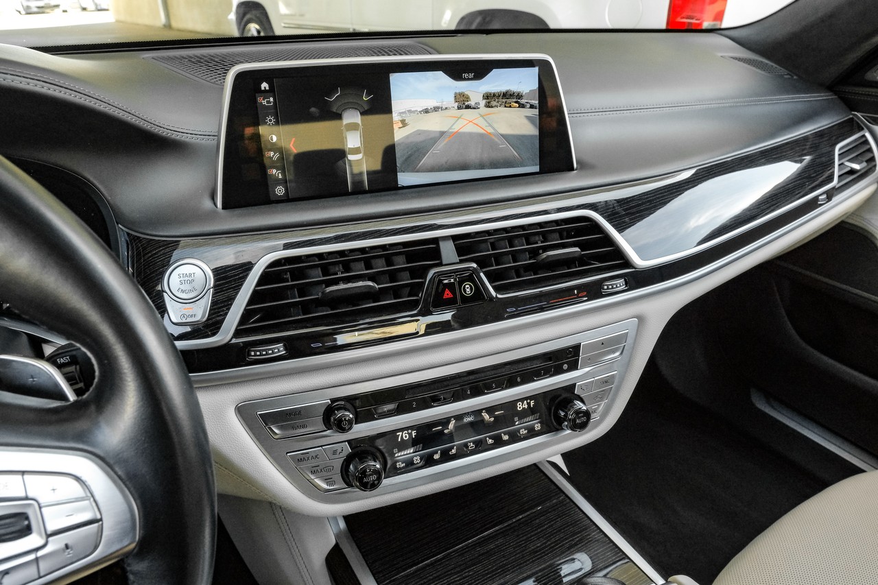 BMW 7 Series Vehicle Main Gallery Image 29