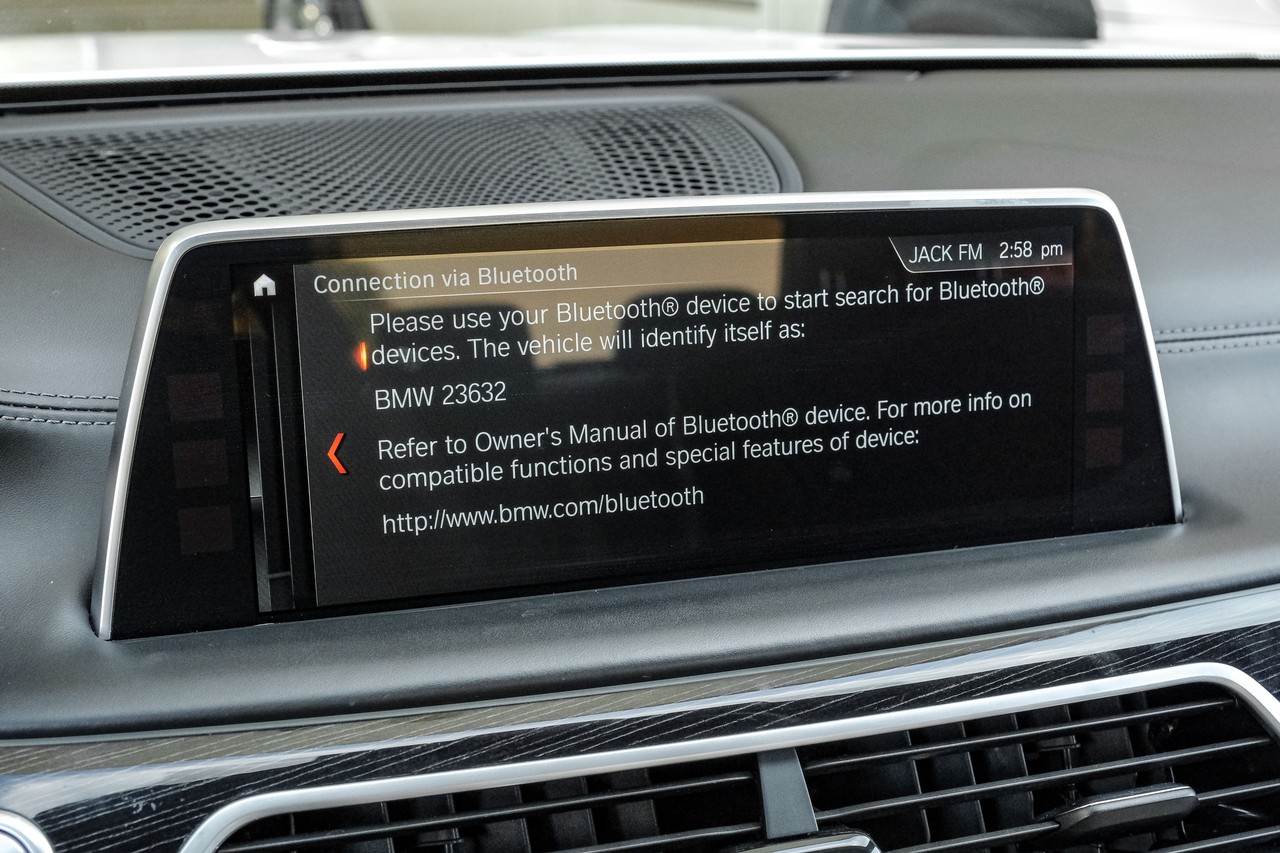 BMW 7 Series Vehicle Main Gallery Image 34