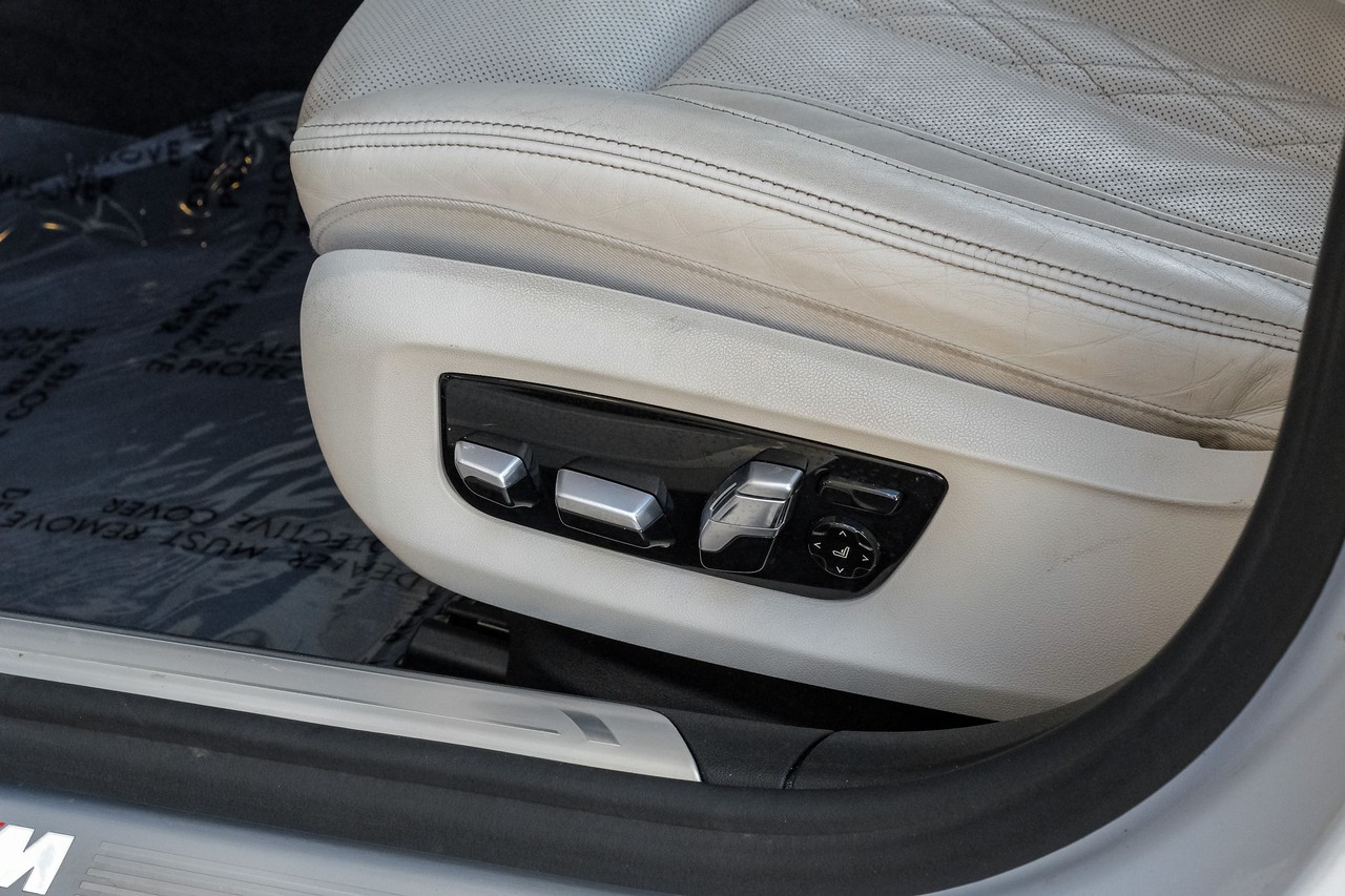 BMW 7 Series Vehicle Main Gallery Image 37