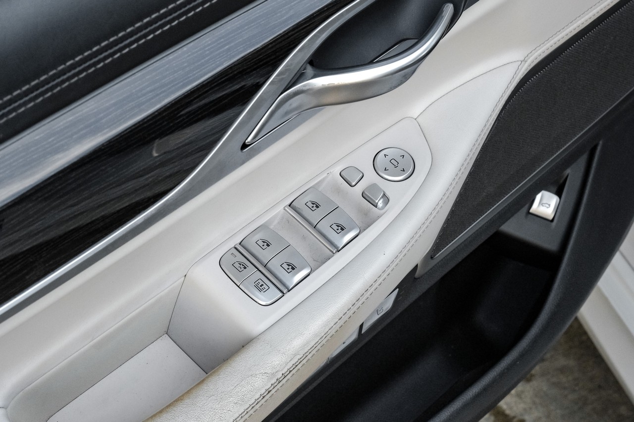 BMW 7 Series Vehicle Main Gallery Image 48