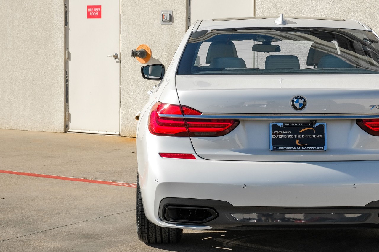 BMW 7 Series Vehicle Main Gallery Image 52