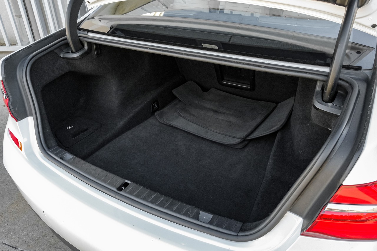 BMW 7 Series Vehicle Main Gallery Image 53