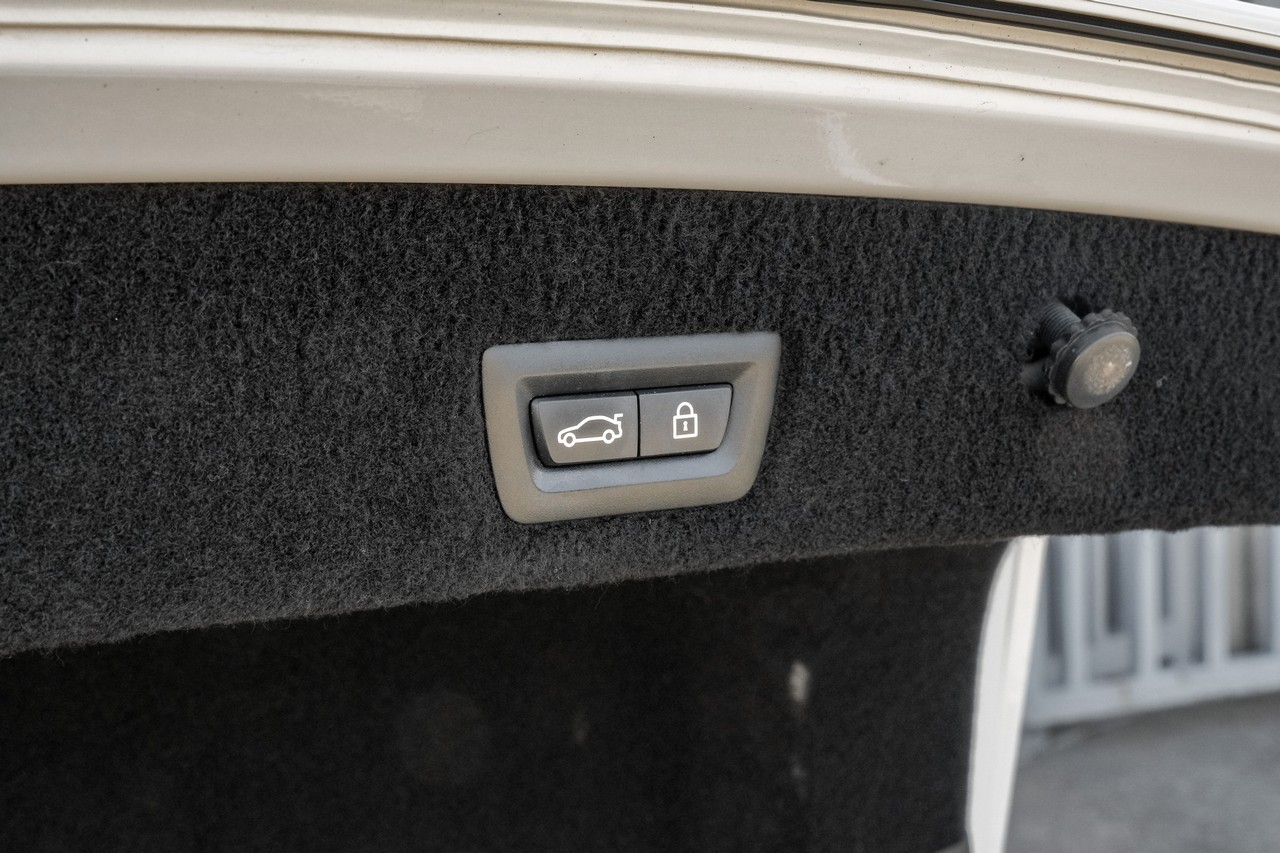 BMW 7 Series Vehicle Main Gallery Image 55