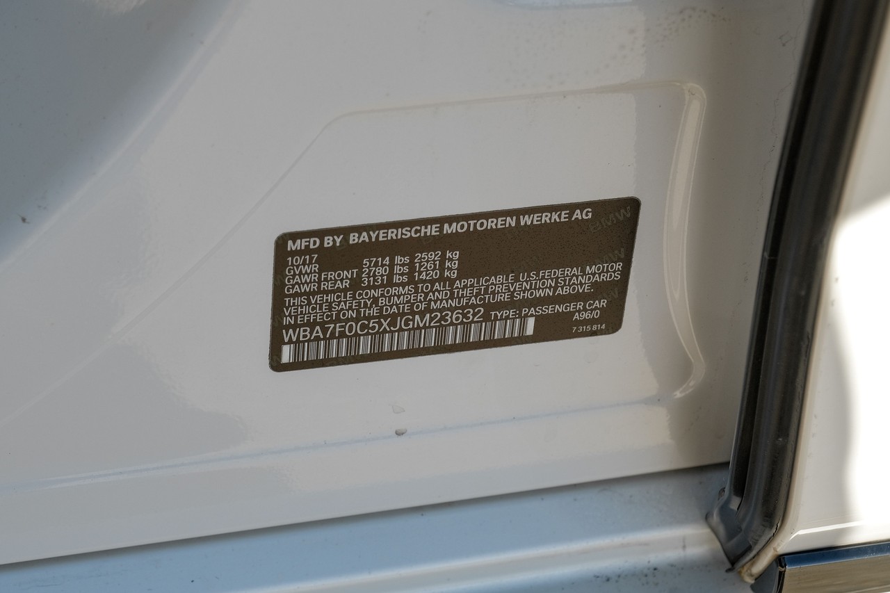 BMW 7 Series Vehicle Main Gallery Image 61