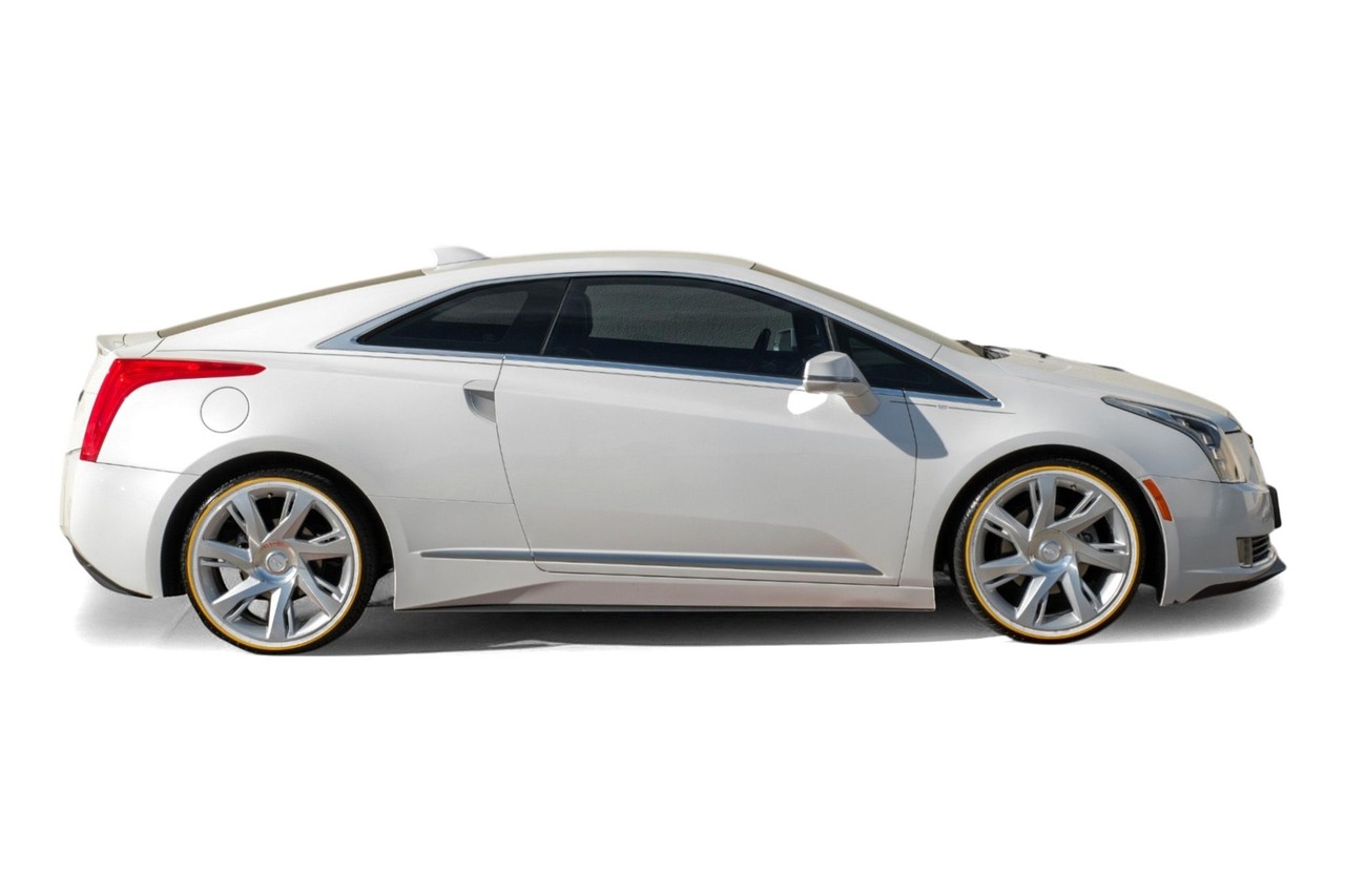 Cadillac ELR Vehicle Main Gallery Image 07