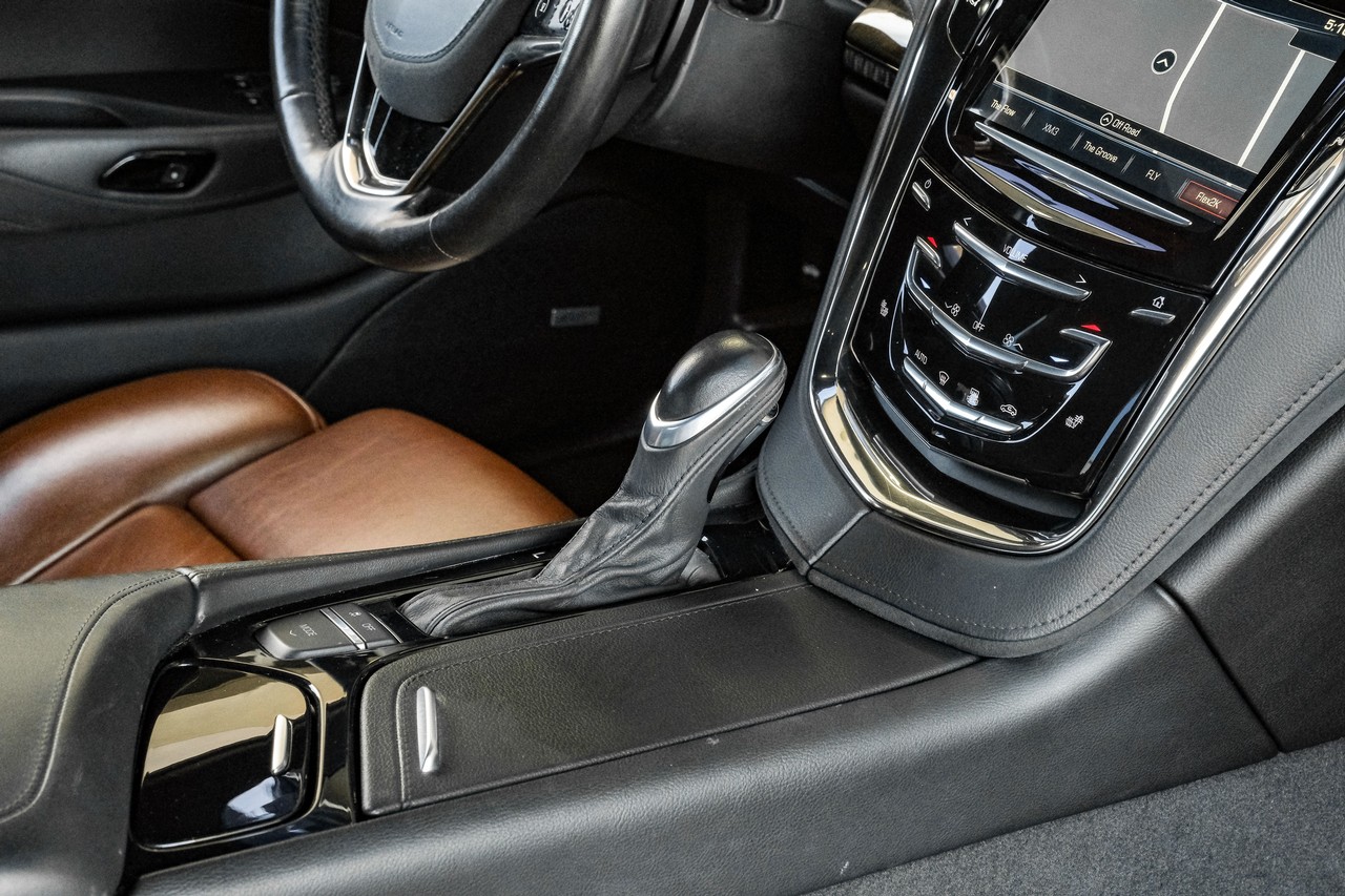 Cadillac ELR Vehicle Main Gallery Image 22