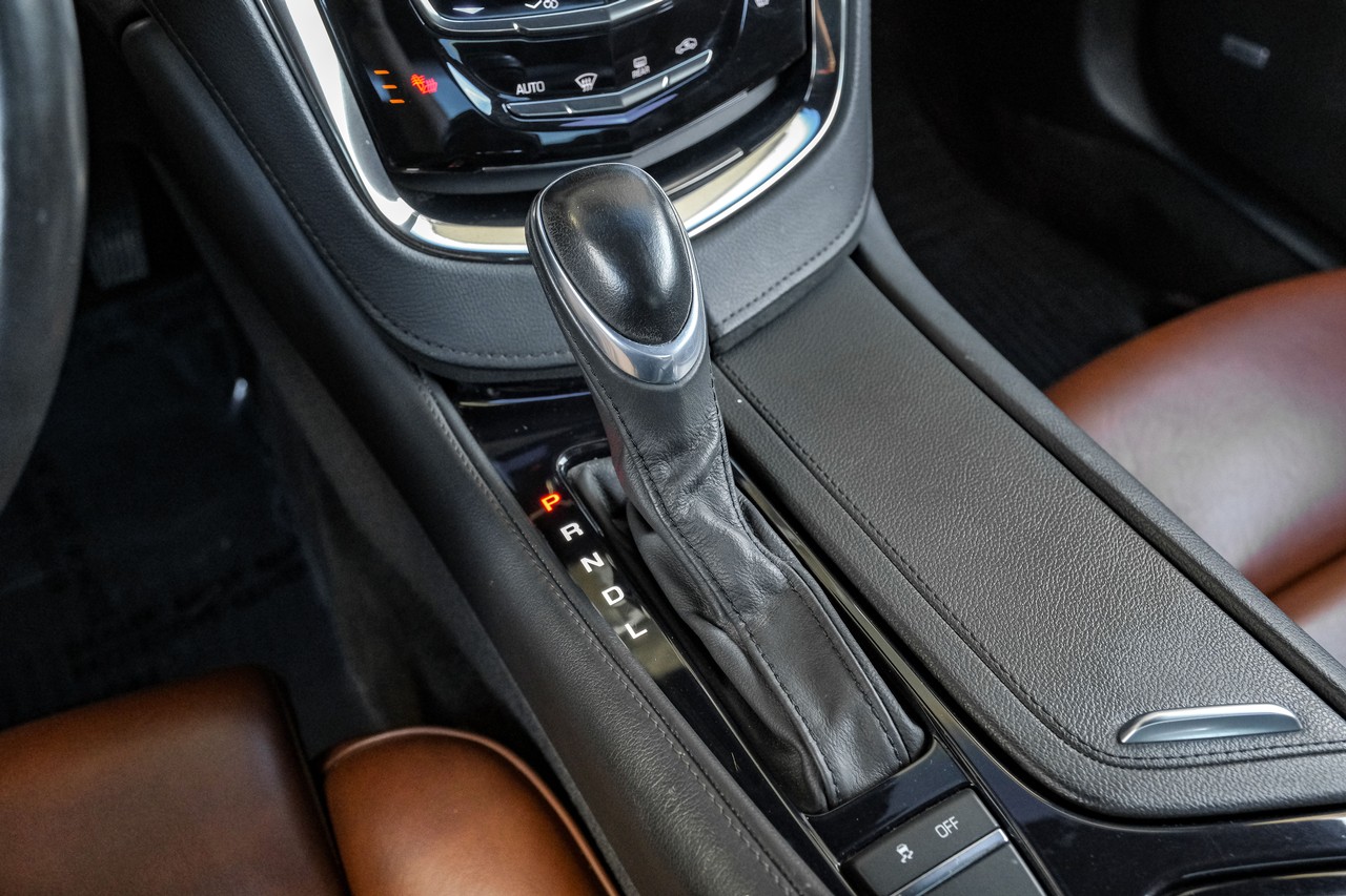 Cadillac ELR Vehicle Main Gallery Image 23