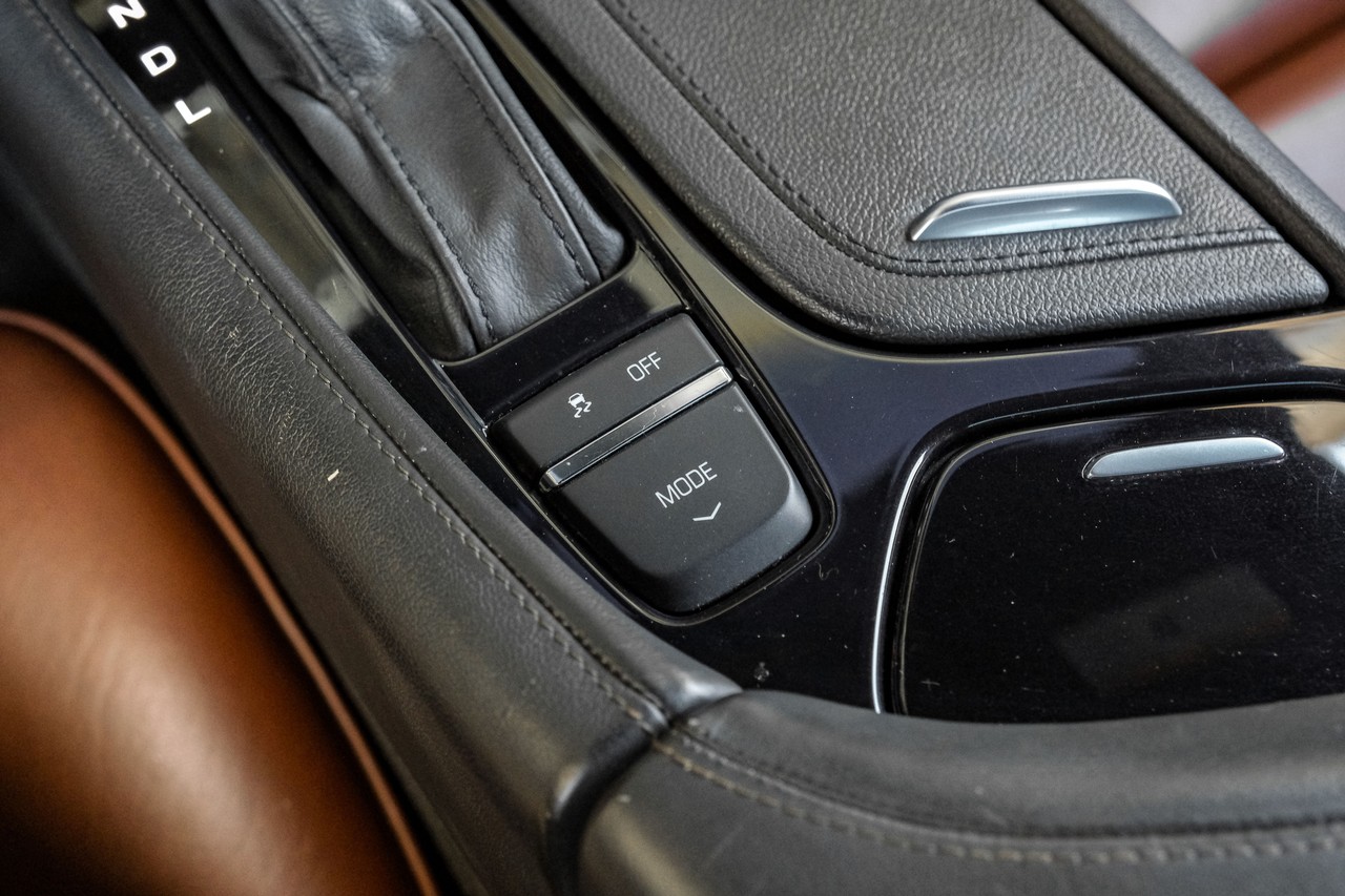 Cadillac ELR Vehicle Main Gallery Image 24