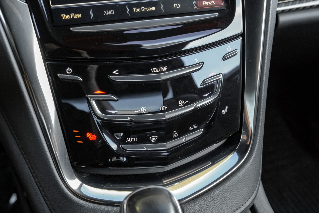 Cadillac ELR Vehicle Main Gallery Image 26