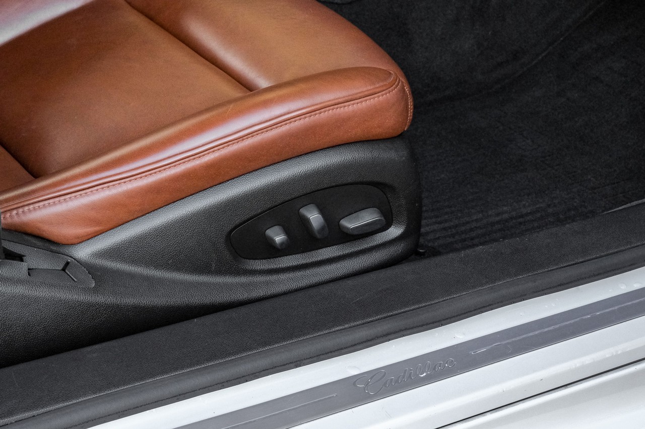 Cadillac ELR Vehicle Main Gallery Image 38