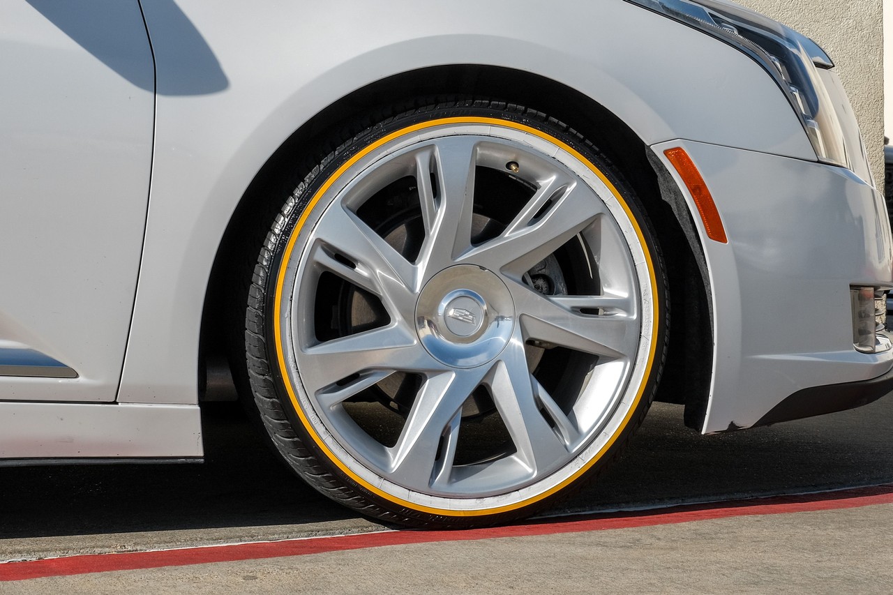 Cadillac ELR Vehicle Main Gallery Image 53