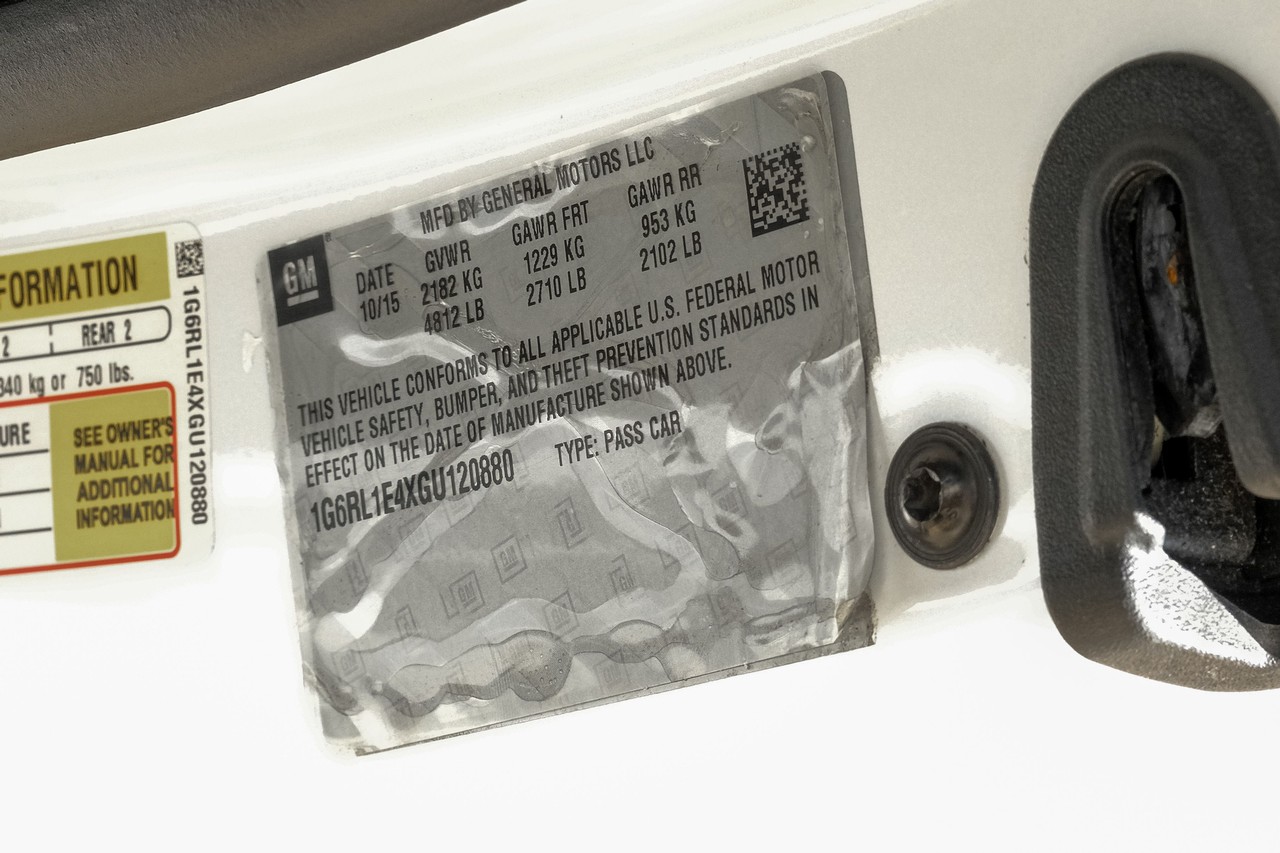 Cadillac ELR Vehicle Main Gallery Image 57