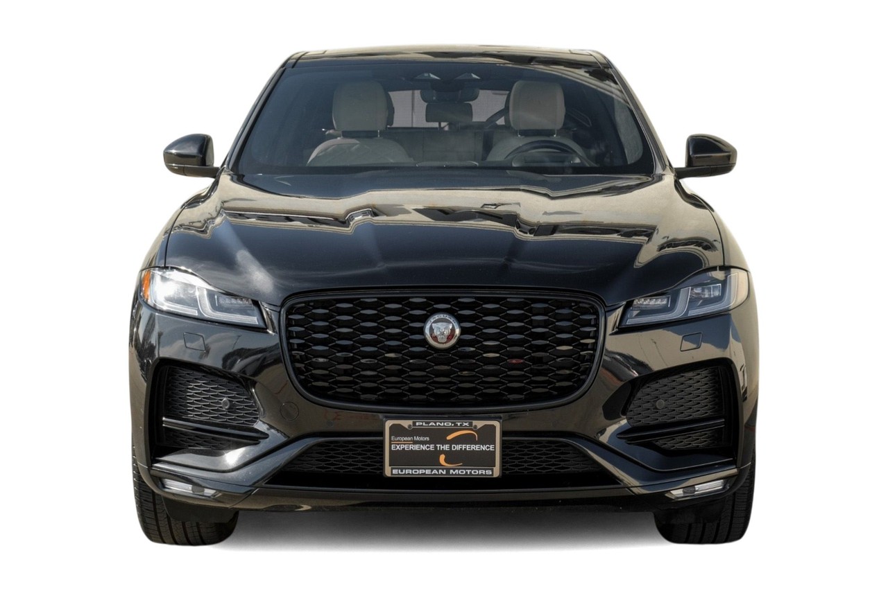 Jaguar F-PACE Vehicle Main Gallery Image 06