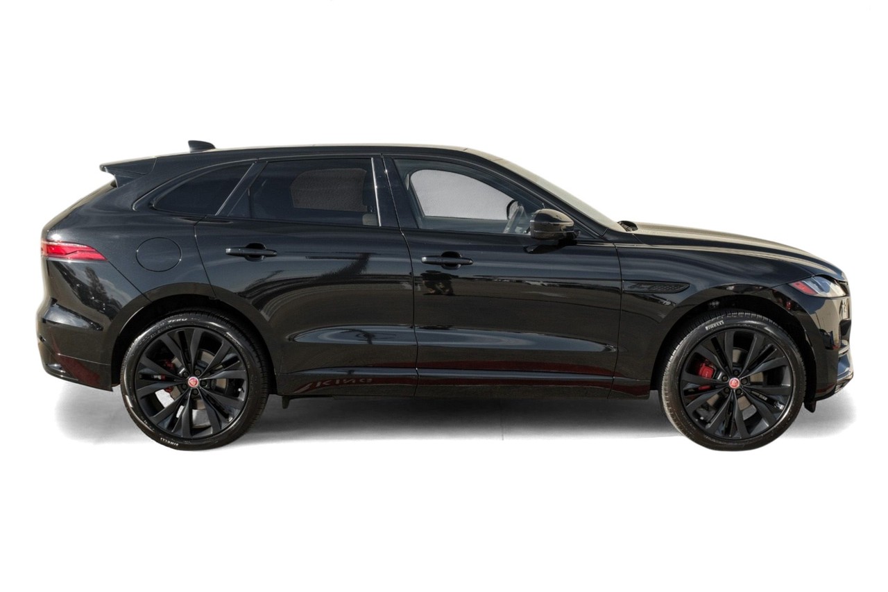 Jaguar F-PACE Vehicle Main Gallery Image 08