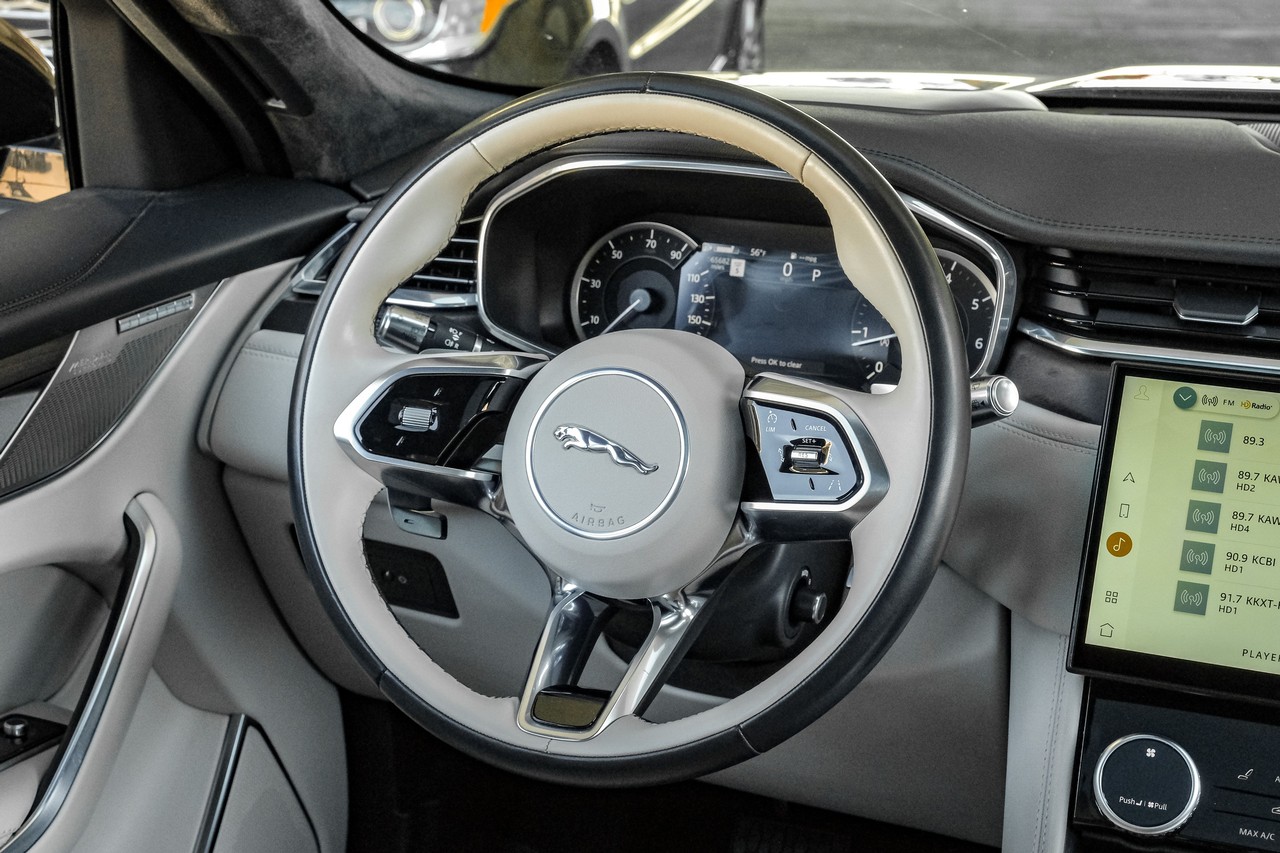 Jaguar F-PACE Vehicle Main Gallery Image 17